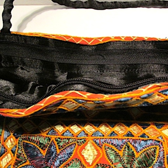 VTG Embroidered Fabric Baguette Shoulder Bag - Picture 6 of 7